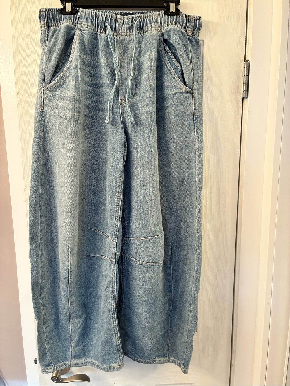 GAP cropped barrel leg loose jean